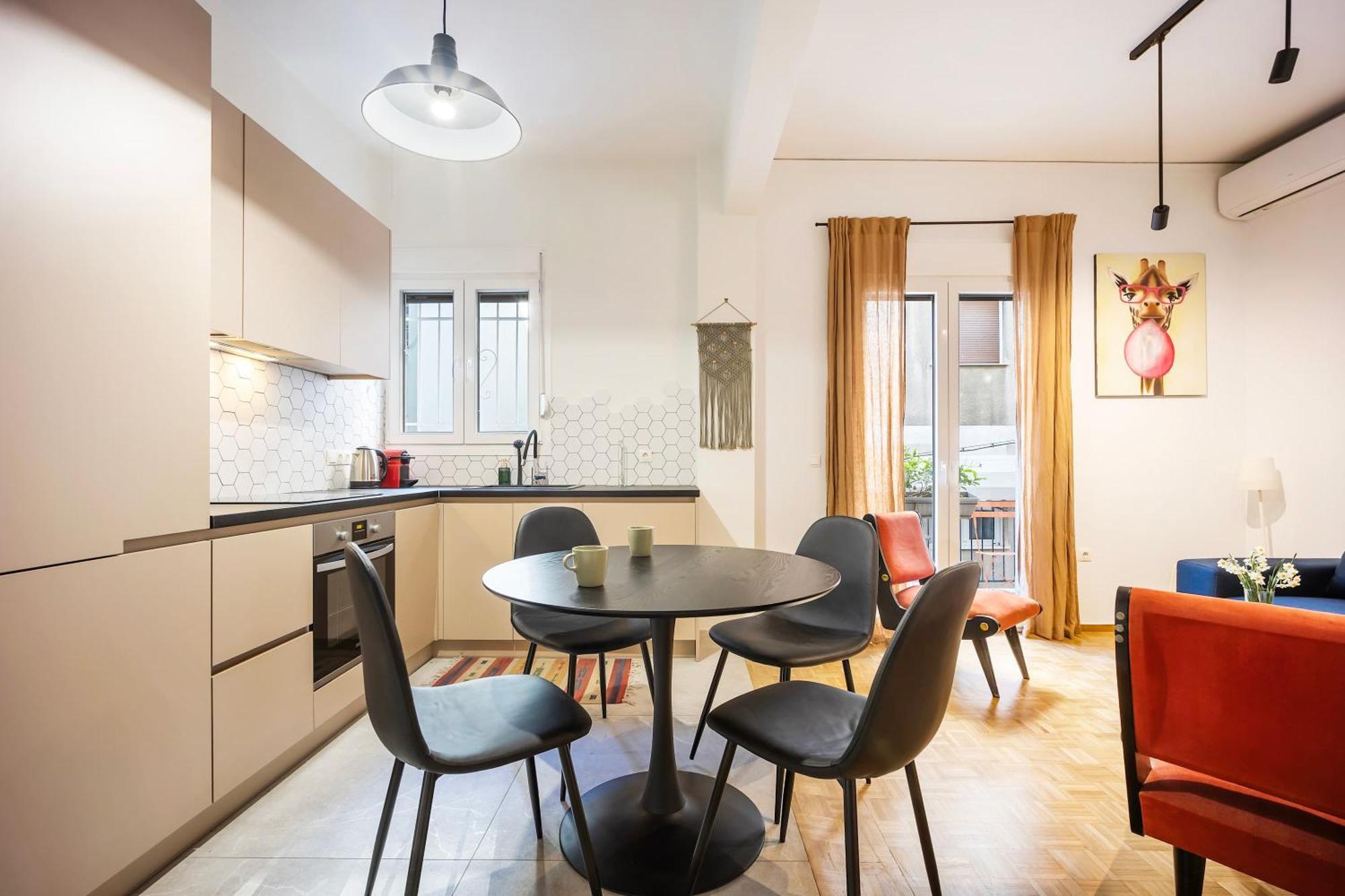 O&O Group - Eclectic Chic Thissio Apartment 아테네 외부 사진